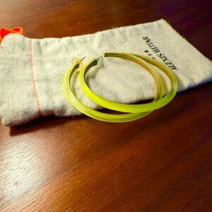 Alexis Bittar - Lucite Skinny Hoop Earrings - Neon Green